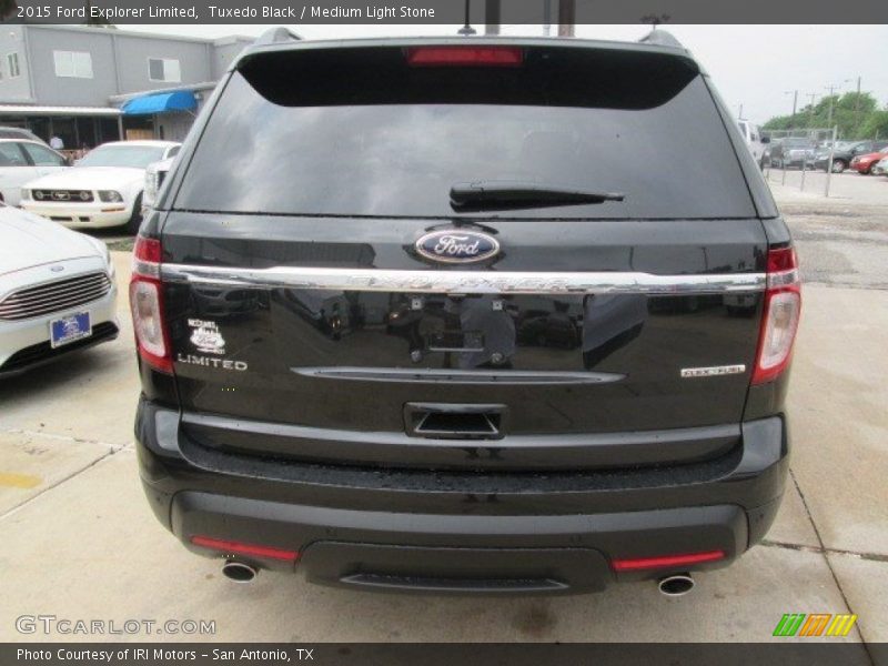 Tuxedo Black / Medium Light Stone 2015 Ford Explorer Limited