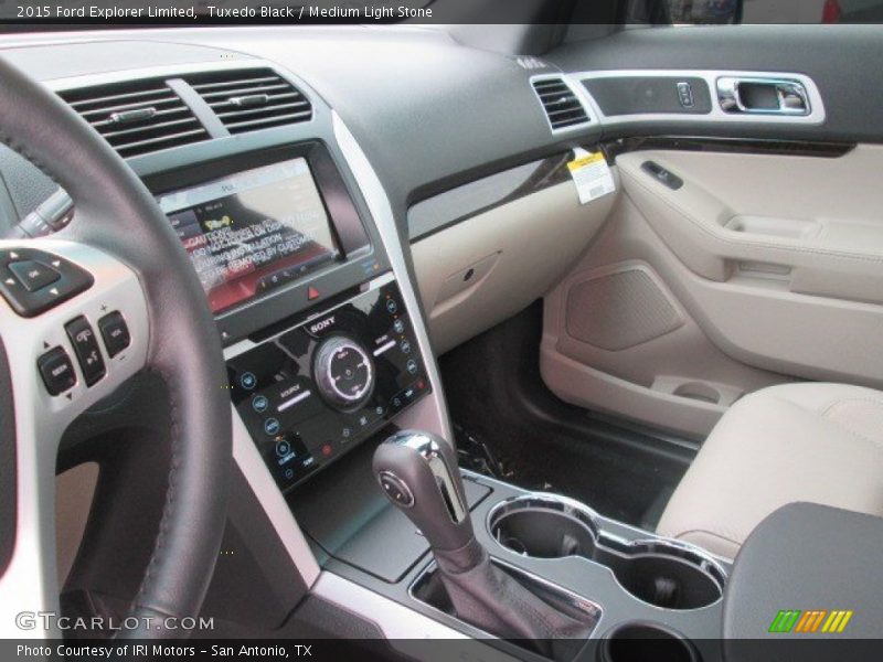 Tuxedo Black / Medium Light Stone 2015 Ford Explorer Limited