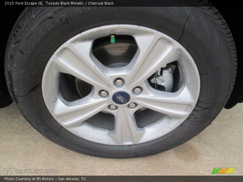 Tuxedo Black Metallic / Charcoal Black 2015 Ford Escape SE