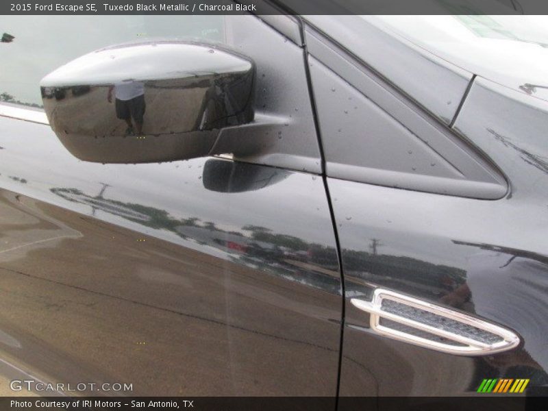 Tuxedo Black Metallic / Charcoal Black 2015 Ford Escape SE