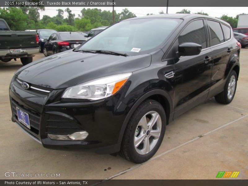 Tuxedo Black Metallic / Charcoal Black 2015 Ford Escape SE