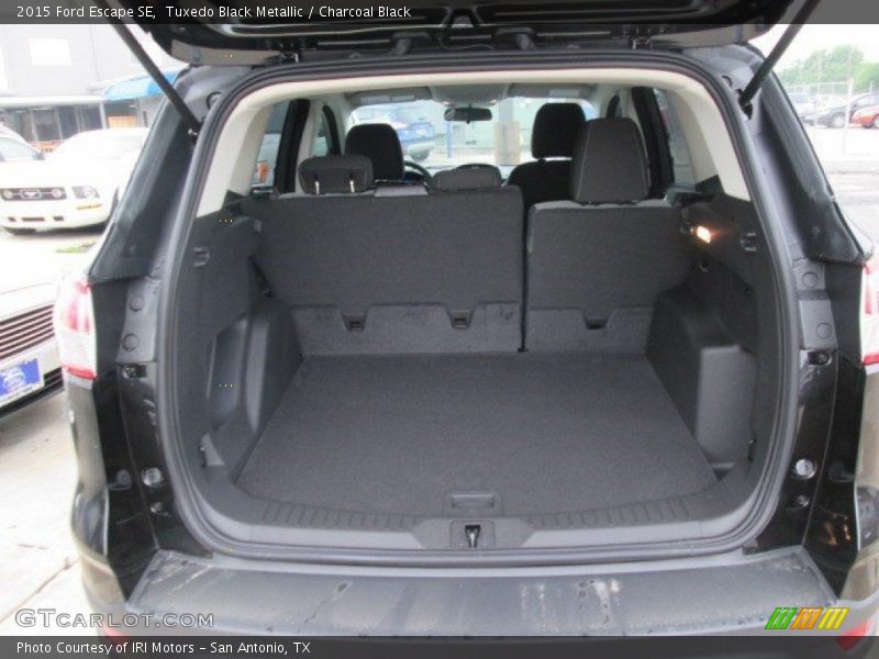 Tuxedo Black Metallic / Charcoal Black 2015 Ford Escape SE