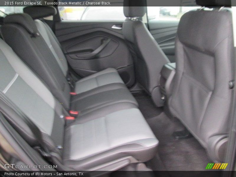 Tuxedo Black Metallic / Charcoal Black 2015 Ford Escape SE
