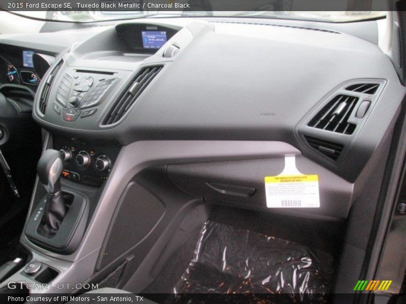Tuxedo Black Metallic / Charcoal Black 2015 Ford Escape SE
