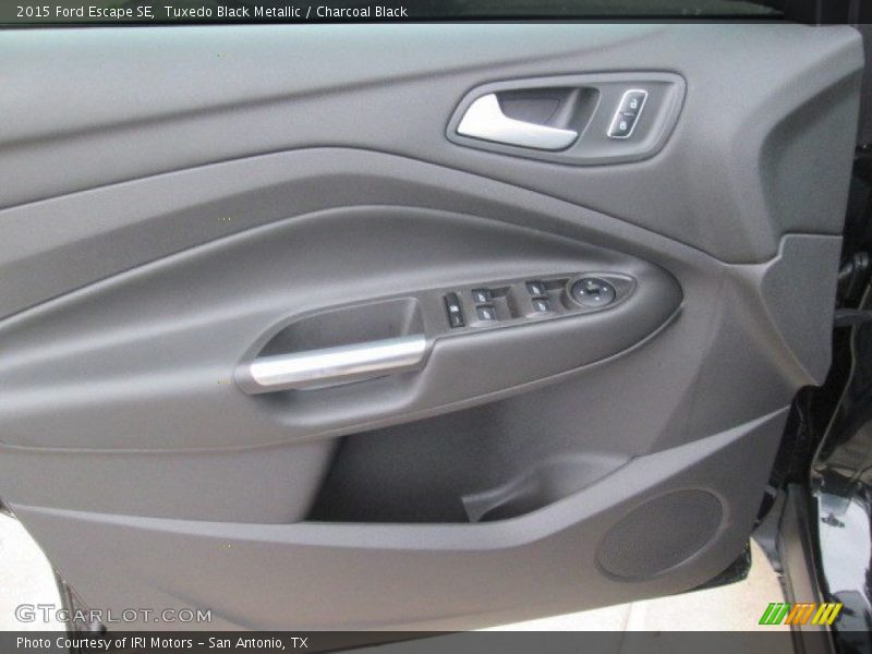 Tuxedo Black Metallic / Charcoal Black 2015 Ford Escape SE