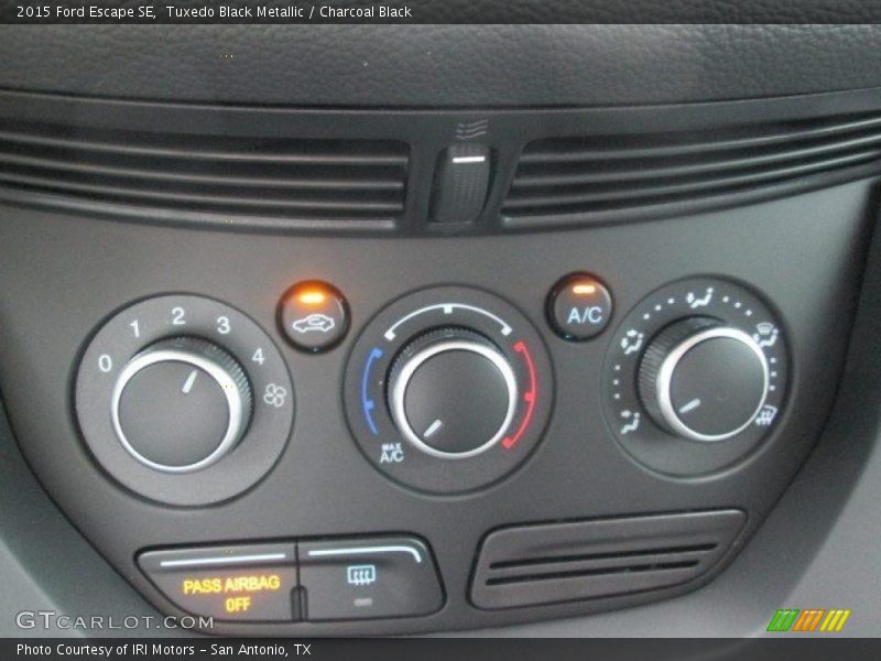 Tuxedo Black Metallic / Charcoal Black 2015 Ford Escape SE