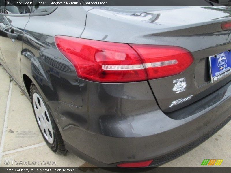 Magnetic Metallic / Charcoal Black 2015 Ford Focus S Sedan