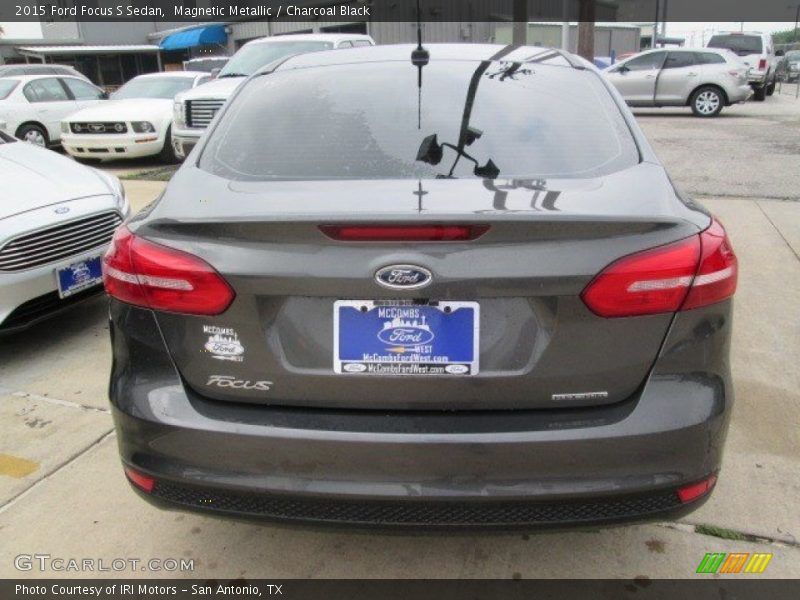 Magnetic Metallic / Charcoal Black 2015 Ford Focus S Sedan