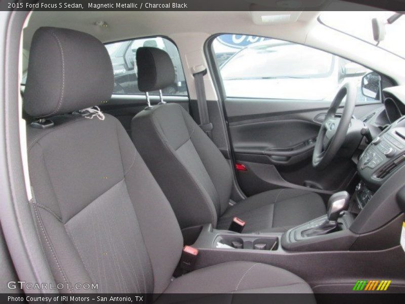 Magnetic Metallic / Charcoal Black 2015 Ford Focus S Sedan