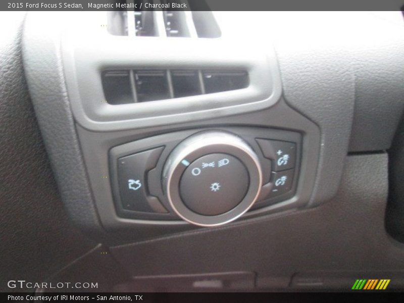 Magnetic Metallic / Charcoal Black 2015 Ford Focus S Sedan