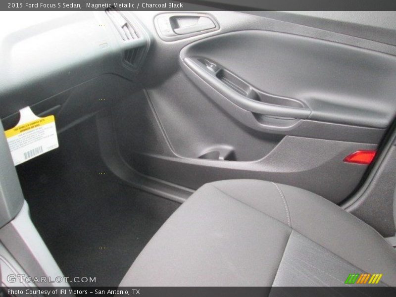 Magnetic Metallic / Charcoal Black 2015 Ford Focus S Sedan
