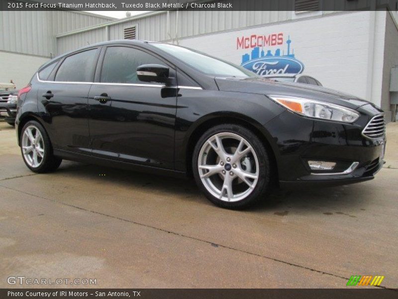 Tuxedo Black Metallic / Charcoal Black 2015 Ford Focus Titanium Hatchback