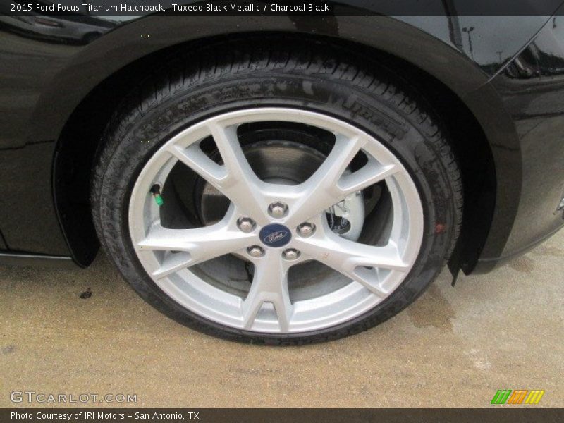 Tuxedo Black Metallic / Charcoal Black 2015 Ford Focus Titanium Hatchback