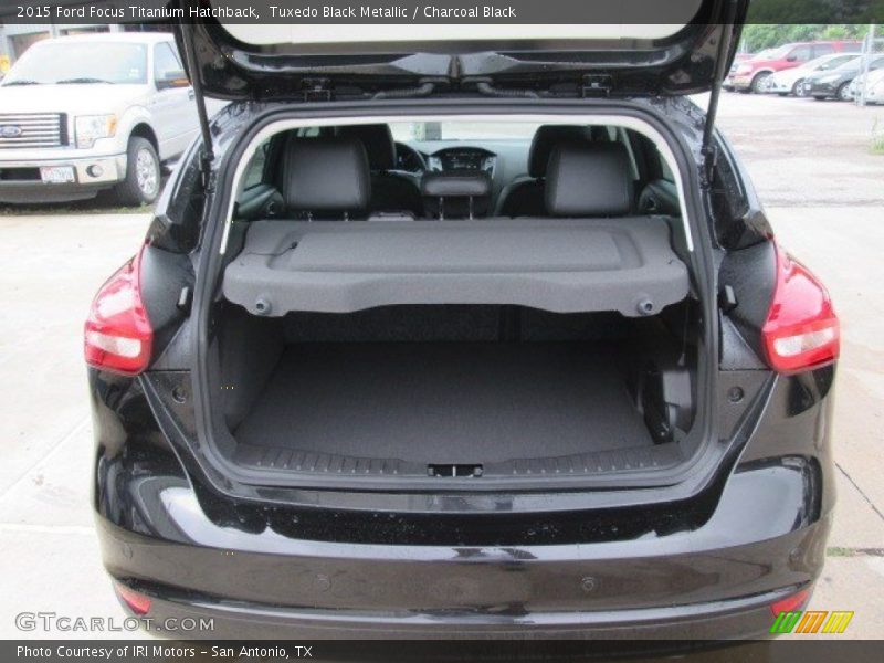 Tuxedo Black Metallic / Charcoal Black 2015 Ford Focus Titanium Hatchback