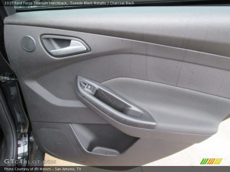 Tuxedo Black Metallic / Charcoal Black 2015 Ford Focus Titanium Hatchback