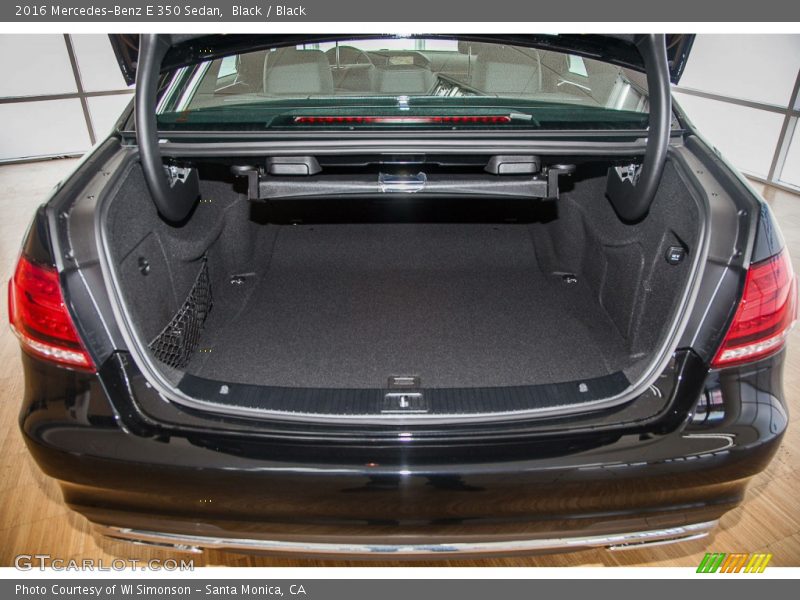  2016 E 350 Sedan Trunk