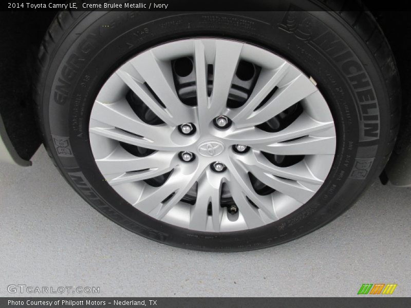 Creme Brulee Metallic / Ivory 2014 Toyota Camry LE