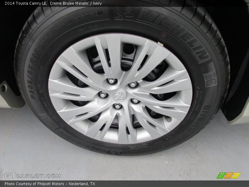 Creme Brulee Metallic / Ivory 2014 Toyota Camry LE