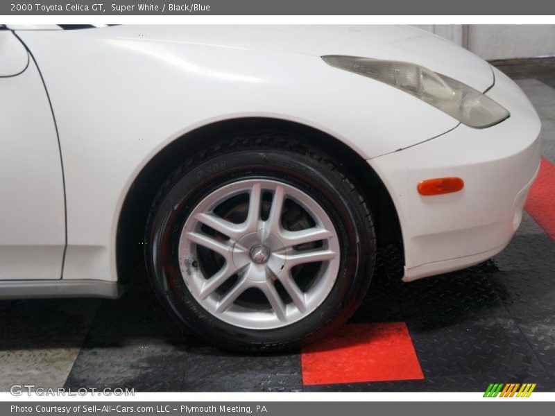 Super White / Black/Blue 2000 Toyota Celica GT