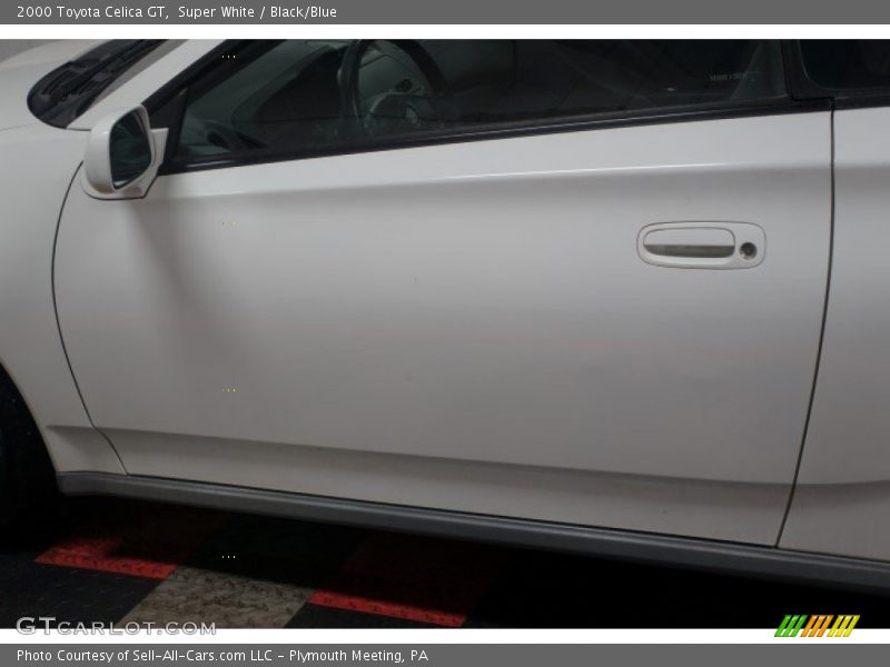 Super White / Black/Blue 2000 Toyota Celica GT