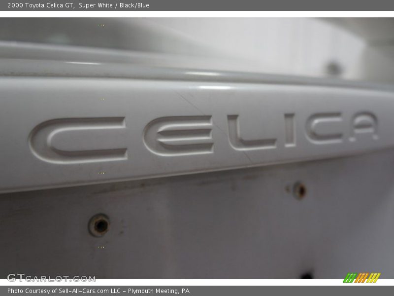 Super White / Black/Blue 2000 Toyota Celica GT