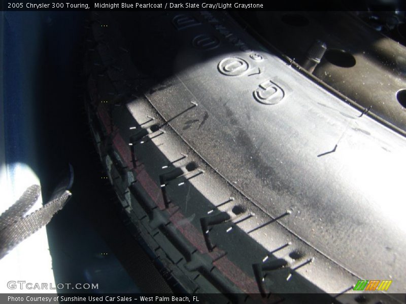 Midnight Blue Pearlcoat / Dark Slate Gray/Light Graystone 2005 Chrysler 300 Touring