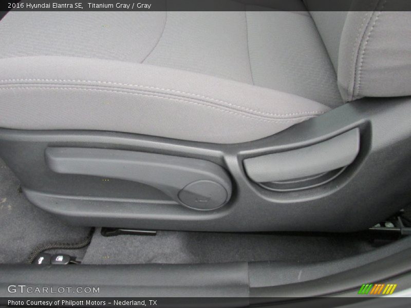 Titanium Gray / Gray 2016 Hyundai Elantra SE