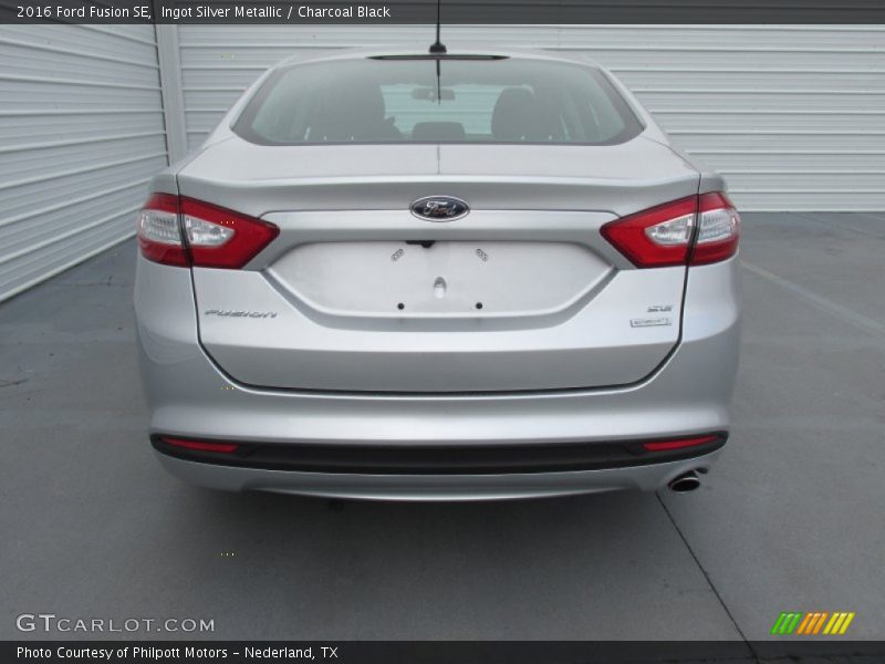  2016 Fusion SE Ingot Silver Metallic