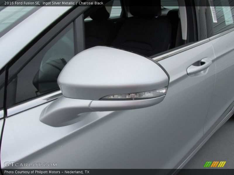 Ingot Silver Metallic / Charcoal Black 2016 Ford Fusion SE