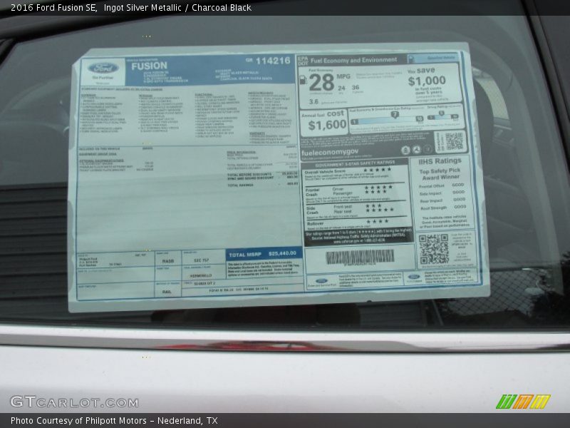 Ingot Silver Metallic / Charcoal Black 2016 Ford Fusion SE