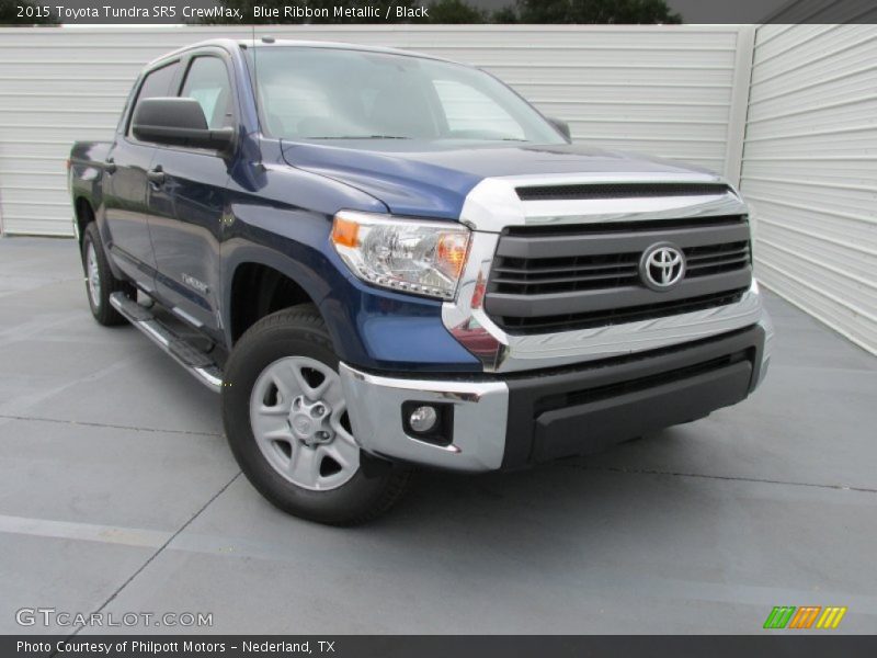 Front 3/4 View of 2015 Tundra SR5 CrewMax