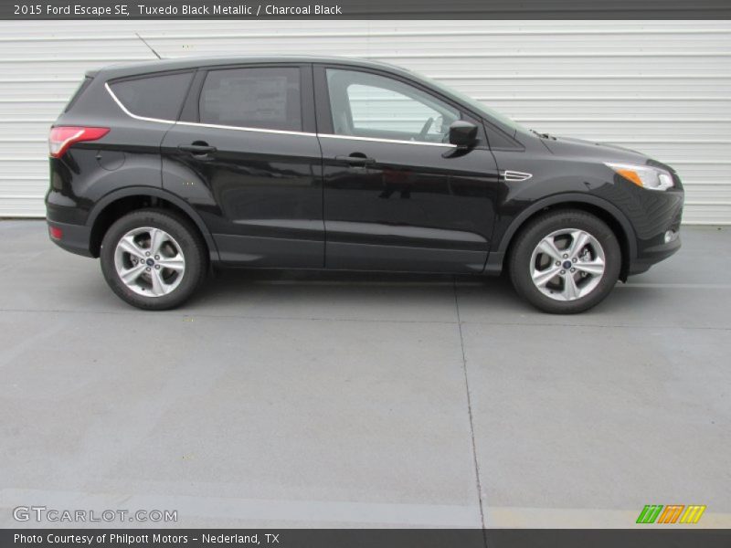 Tuxedo Black Metallic / Charcoal Black 2015 Ford Escape SE