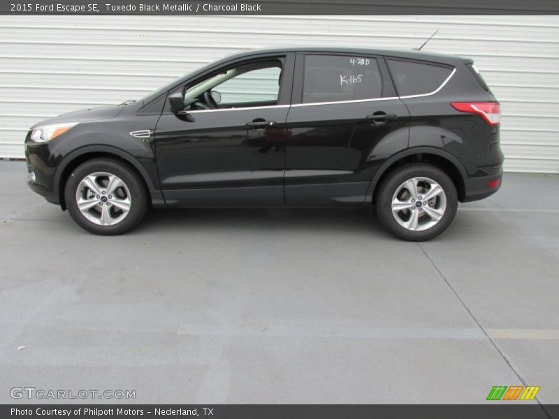 Tuxedo Black Metallic / Charcoal Black 2015 Ford Escape SE