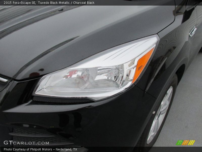 Tuxedo Black Metallic / Charcoal Black 2015 Ford Escape SE