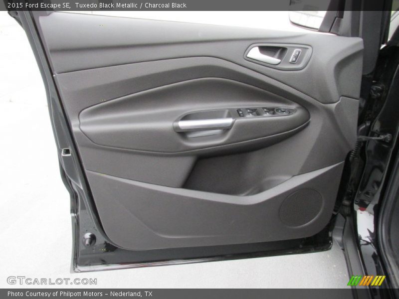 Tuxedo Black Metallic / Charcoal Black 2015 Ford Escape SE