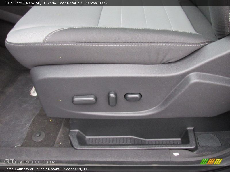 Tuxedo Black Metallic / Charcoal Black 2015 Ford Escape SE