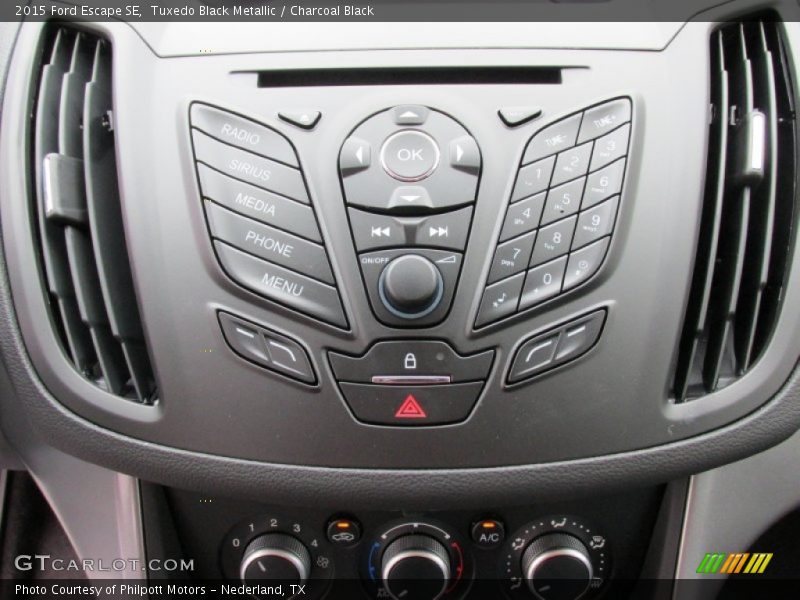 Tuxedo Black Metallic / Charcoal Black 2015 Ford Escape SE