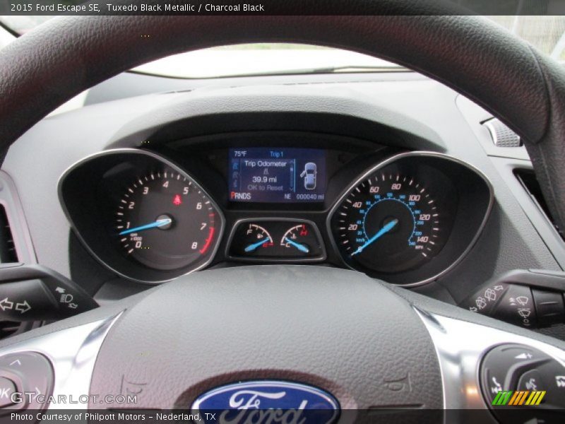 Tuxedo Black Metallic / Charcoal Black 2015 Ford Escape SE