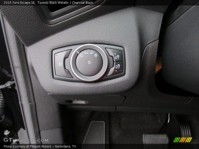 Tuxedo Black Metallic / Charcoal Black 2015 Ford Escape SE