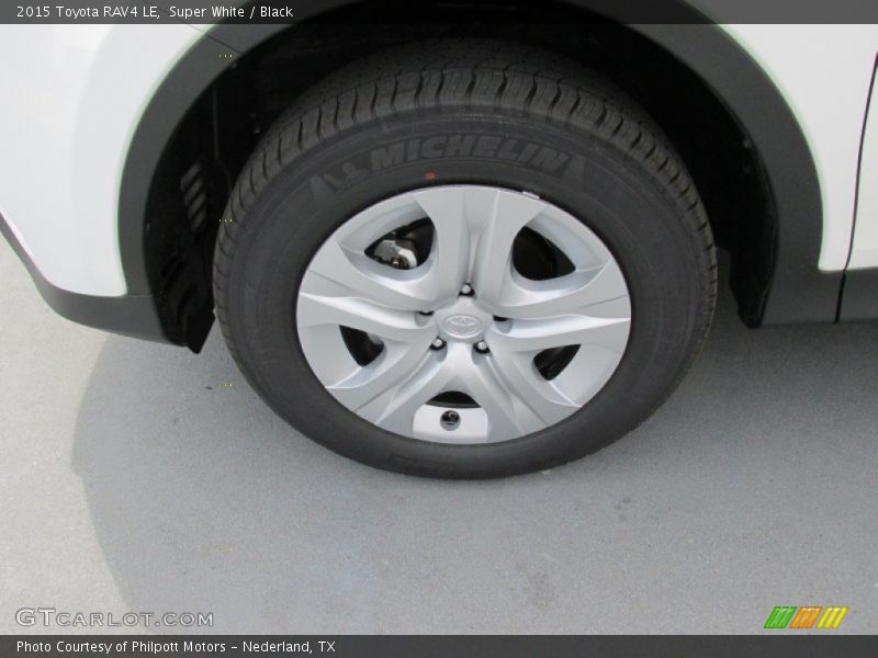 Super White / Black 2015 Toyota RAV4 LE