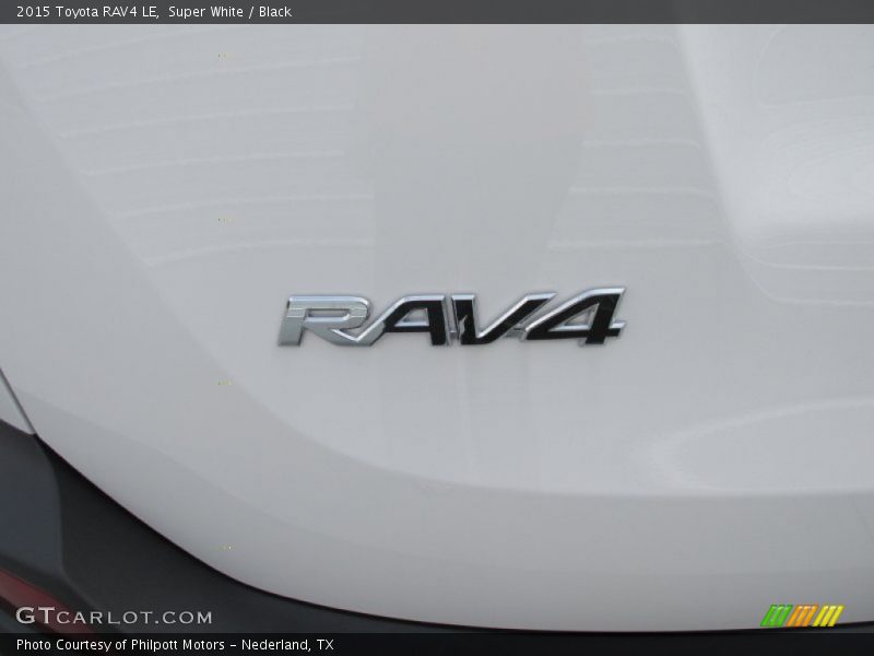 Super White / Black 2015 Toyota RAV4 LE