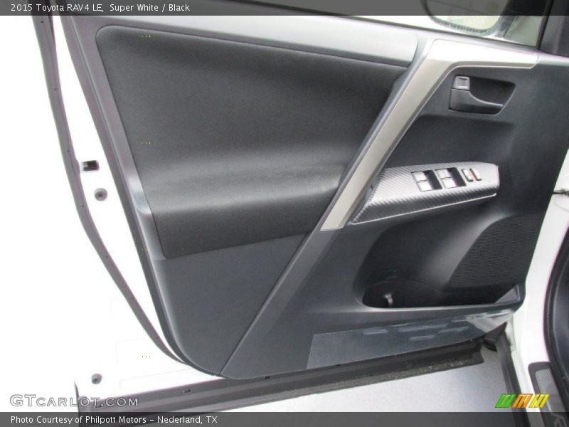 Super White / Black 2015 Toyota RAV4 LE