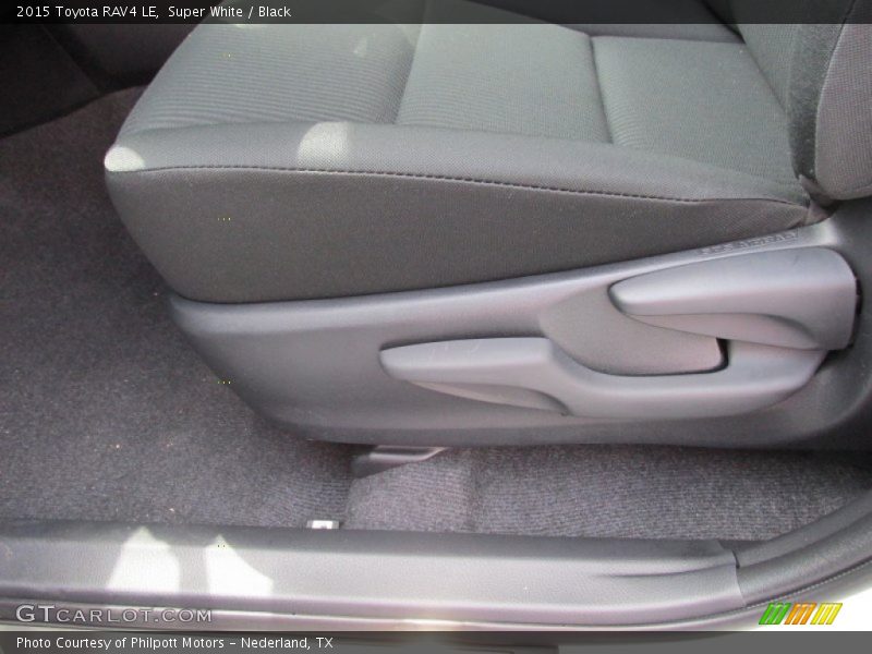 Super White / Black 2015 Toyota RAV4 LE