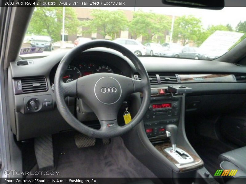 Dashboard of 2003 RS6 4.2T quattro