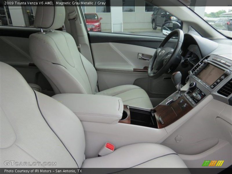 Magnetic Gray Metallic / Gray 2009 Toyota Venza V6 AWD