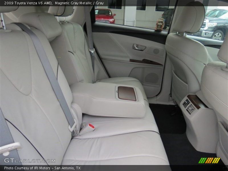 Magnetic Gray Metallic / Gray 2009 Toyota Venza V6 AWD