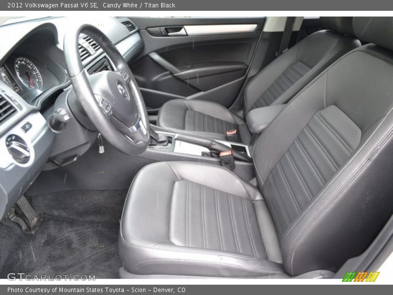 Candy White / Titan Black 2012 Volkswagen Passat V6 SE