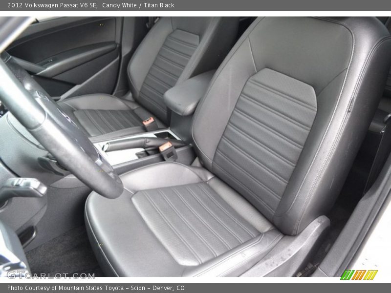 Candy White / Titan Black 2012 Volkswagen Passat V6 SE