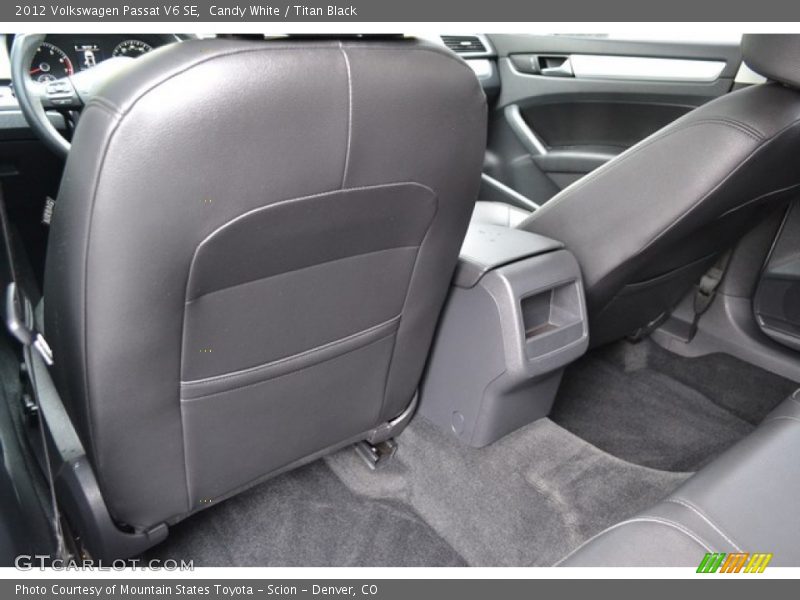 Candy White / Titan Black 2012 Volkswagen Passat V6 SE