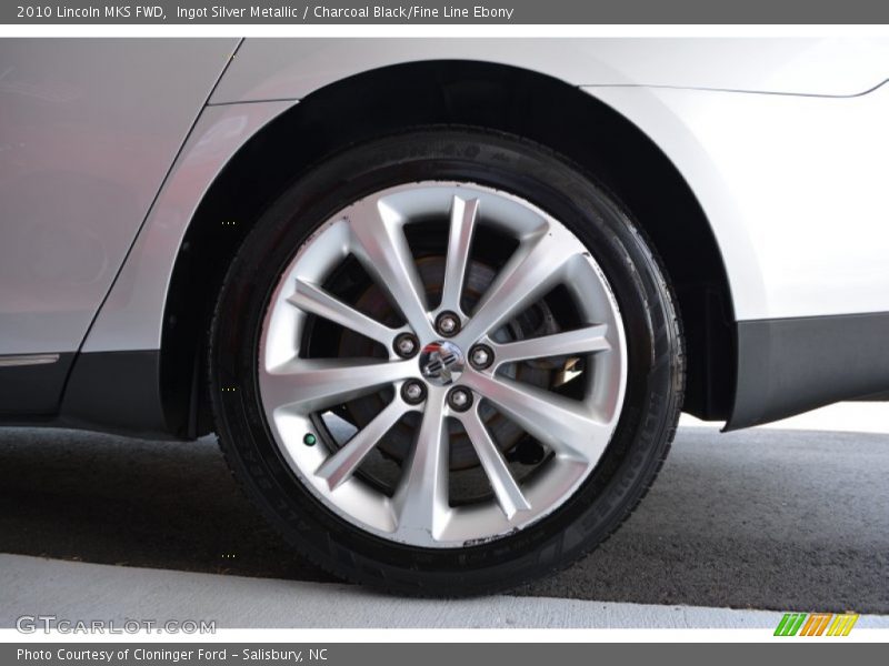 Ingot Silver Metallic / Charcoal Black/Fine Line Ebony 2010 Lincoln MKS FWD